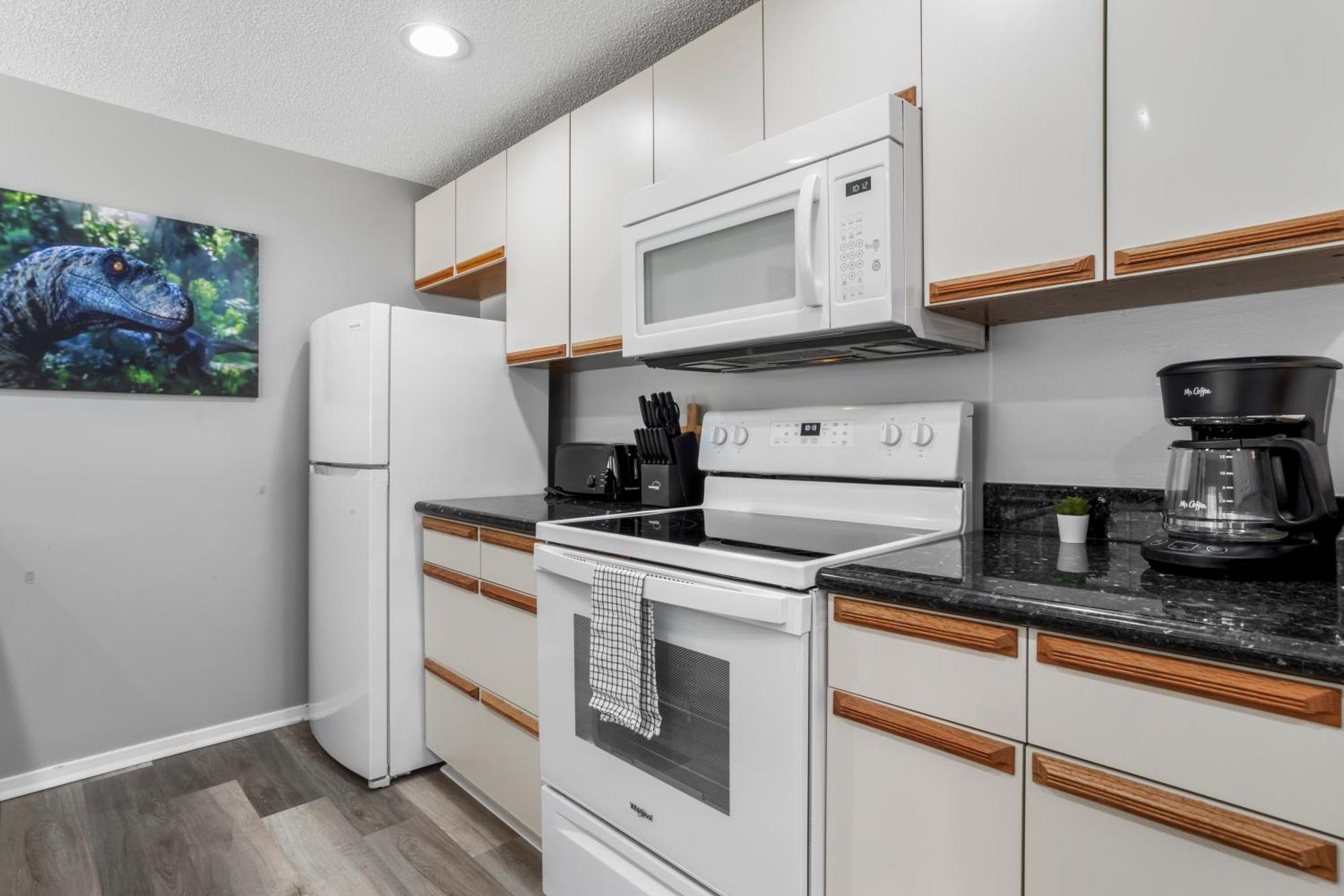 King Bed Well-Located Cozy Townhouse Retreat Apartment กัลฟ์พอร์ต ภายนอก รูปภาพ