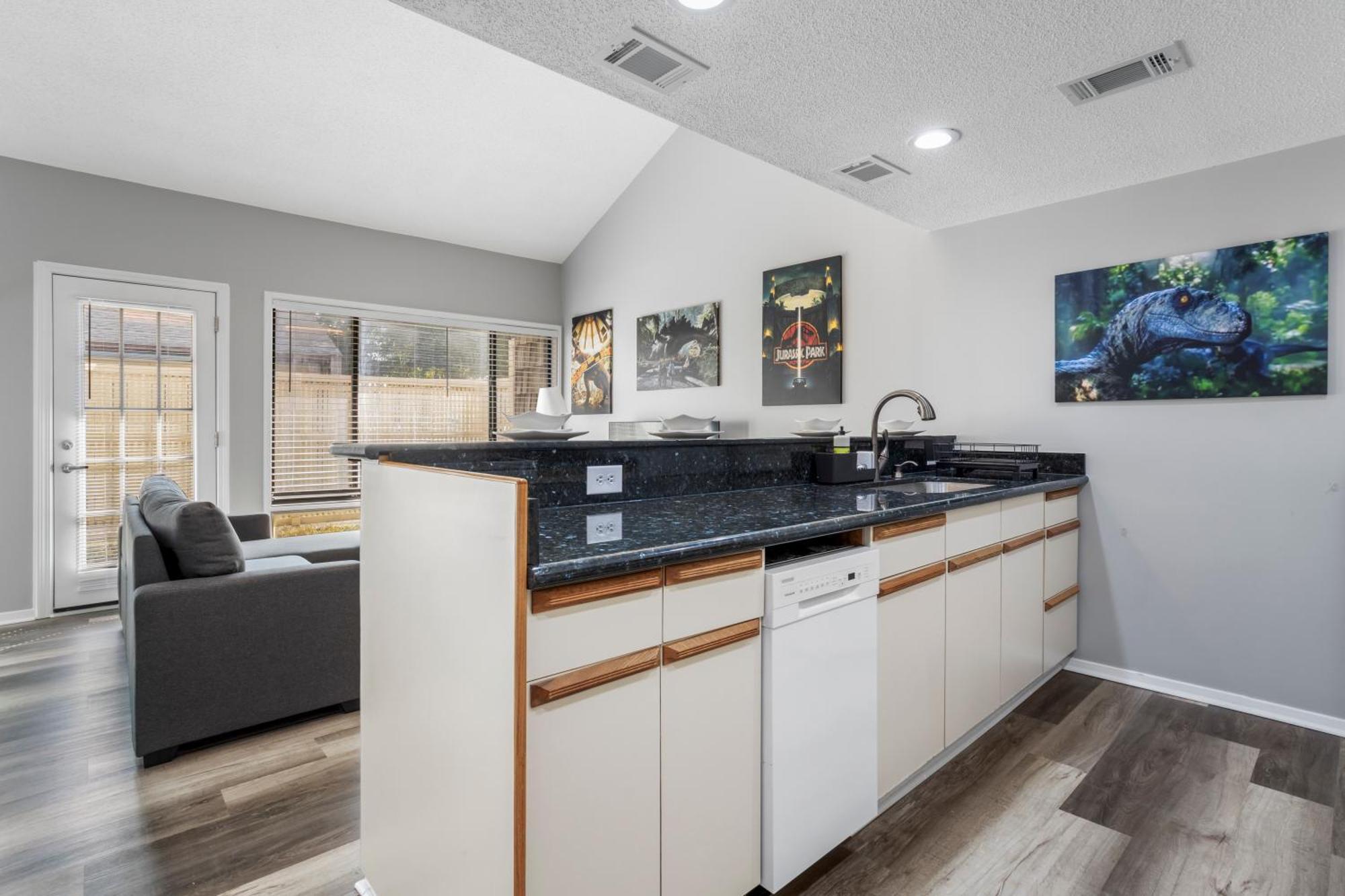 King Bed Well-Located Cozy Townhouse Retreat Apartment กัลฟ์พอร์ต ภายนอก รูปภาพ