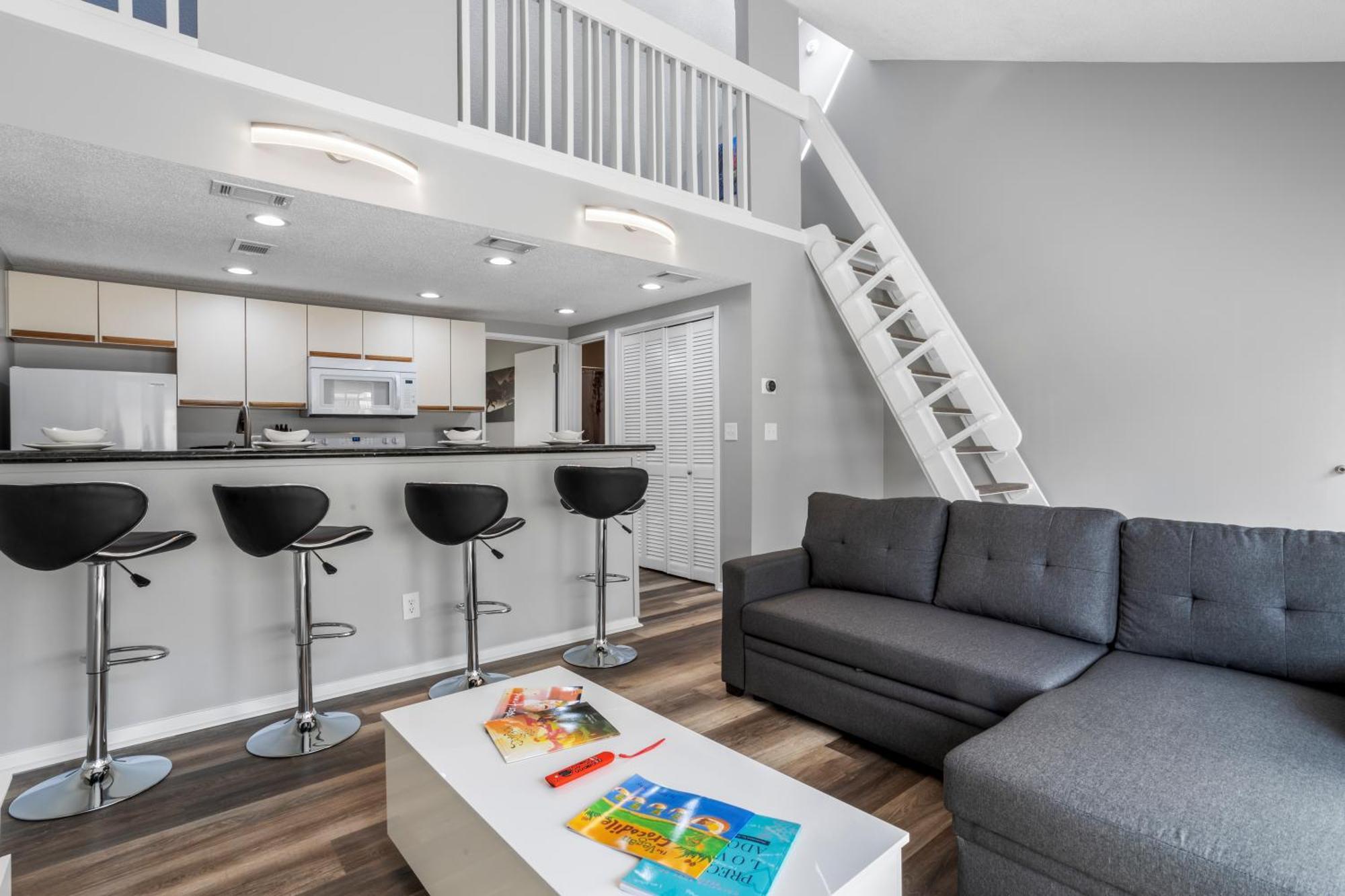 King Bed Well-Located Cozy Townhouse Retreat Apartment กัลฟ์พอร์ต ภายนอก รูปภาพ